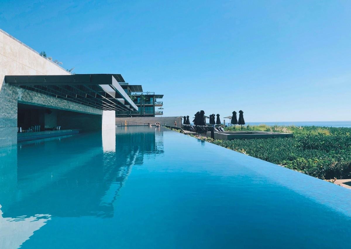 infinity pool